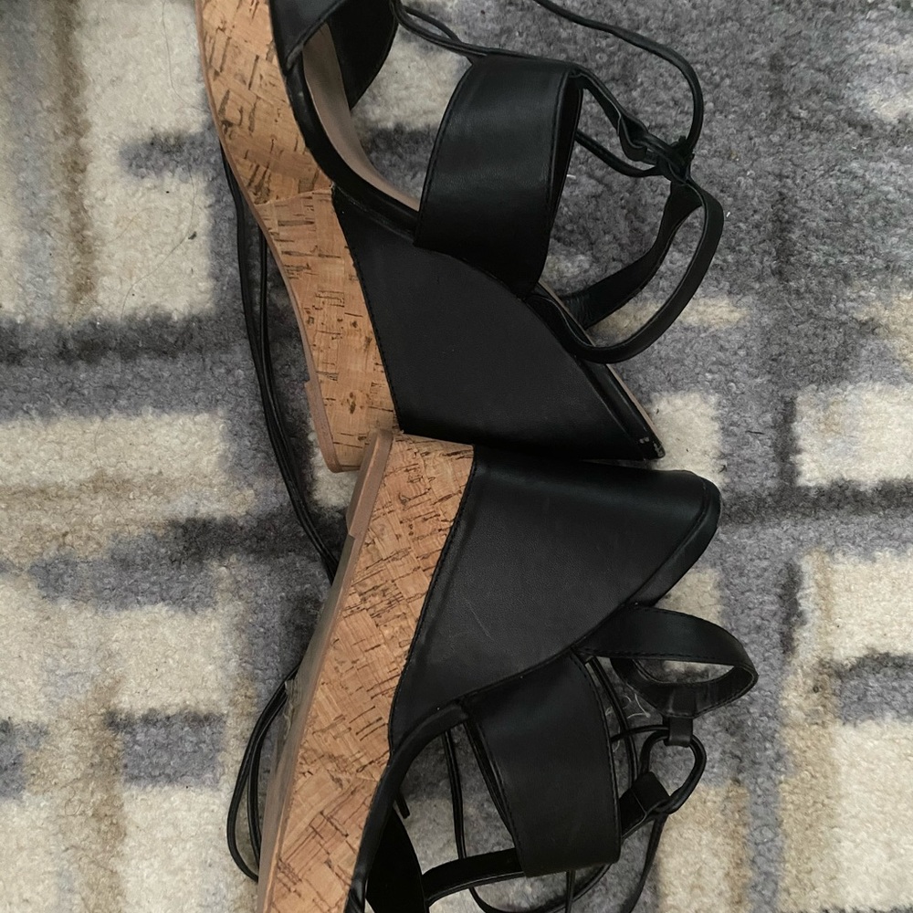 Call it Spring Wedges - Picture 2 of 3